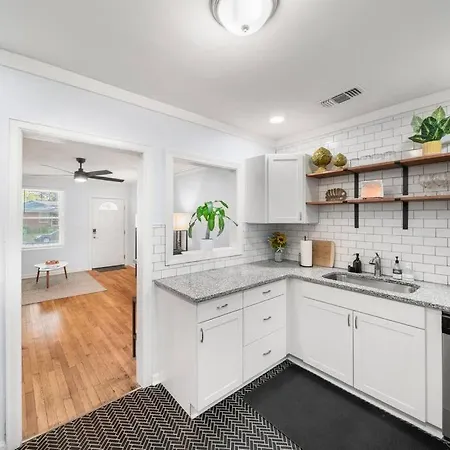 Rare Hidden Gem - Minutes From Downtown & Forsyth! Villa Savannah Exterior photo