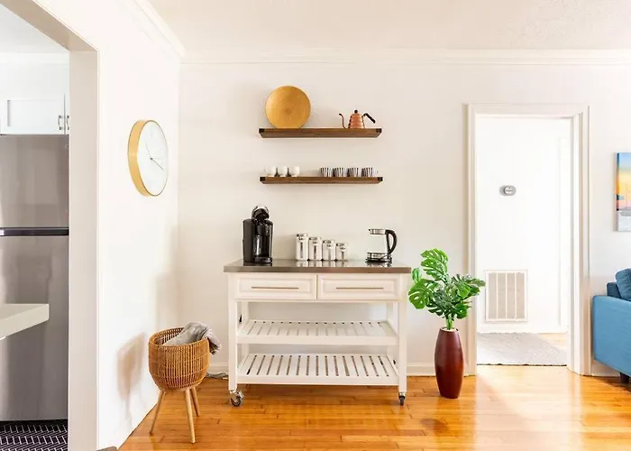 Rare Hidden Gem - Minutes From Downtown & Forsyth!