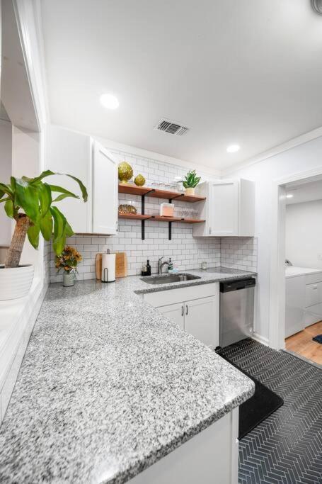 Rare Hidden Gem - Minutes From Downtown & Forsyth! *